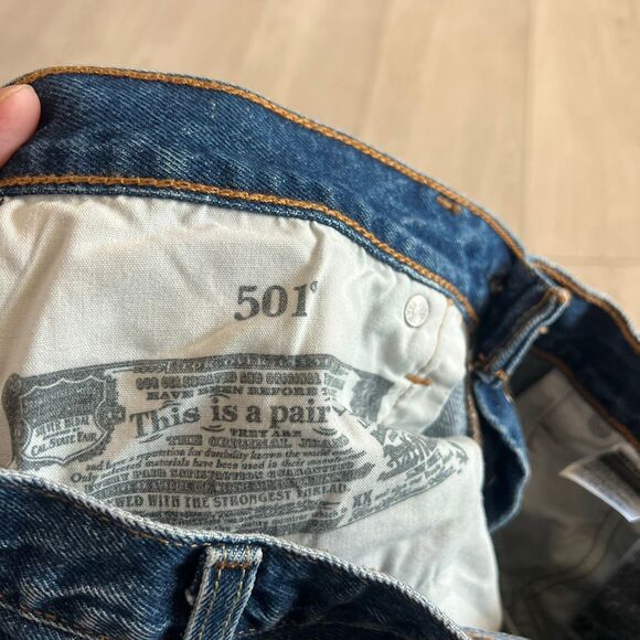 Levi’s womens distress jeans size 28/32 - Picture 10 of 11